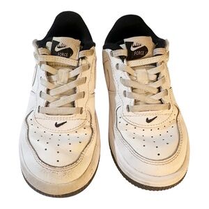 NIKE Force 1 Kids White and Black Low-Top Sneakers